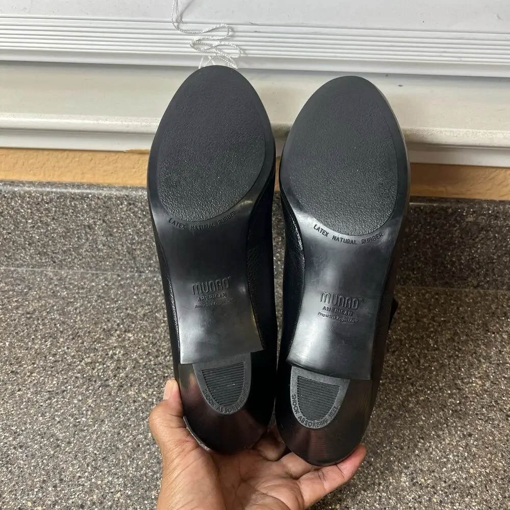 Munro Women's Size 10 N Black Leather Mary Jane Pump Snap On Comfort Heels Shoes